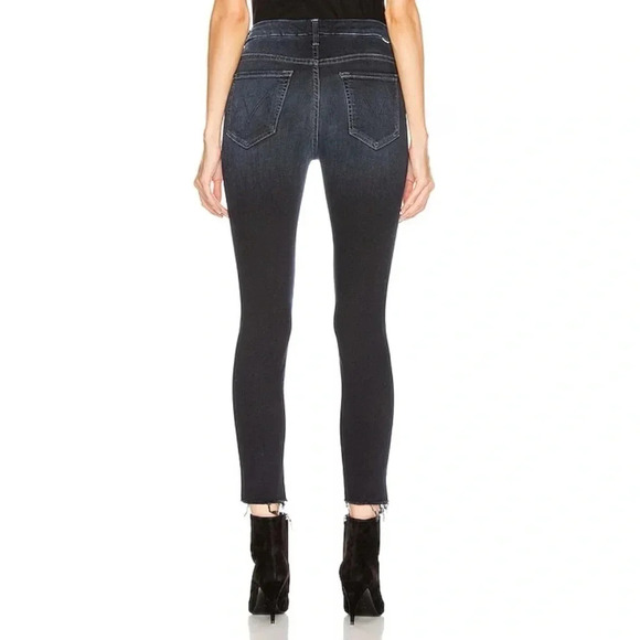 MOTHER The High Waisted Looker Ankle Fray Jeans in Last Call Size 27 - Picture 2 of 12